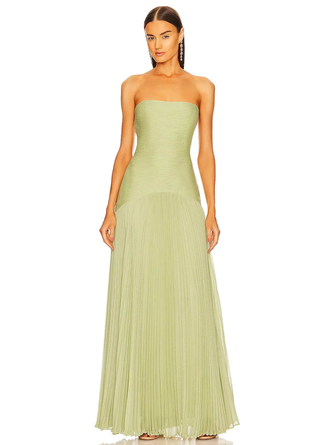 Women's strapless pleated maxi sundress, ideal for summer vacation and elegant casual wear.