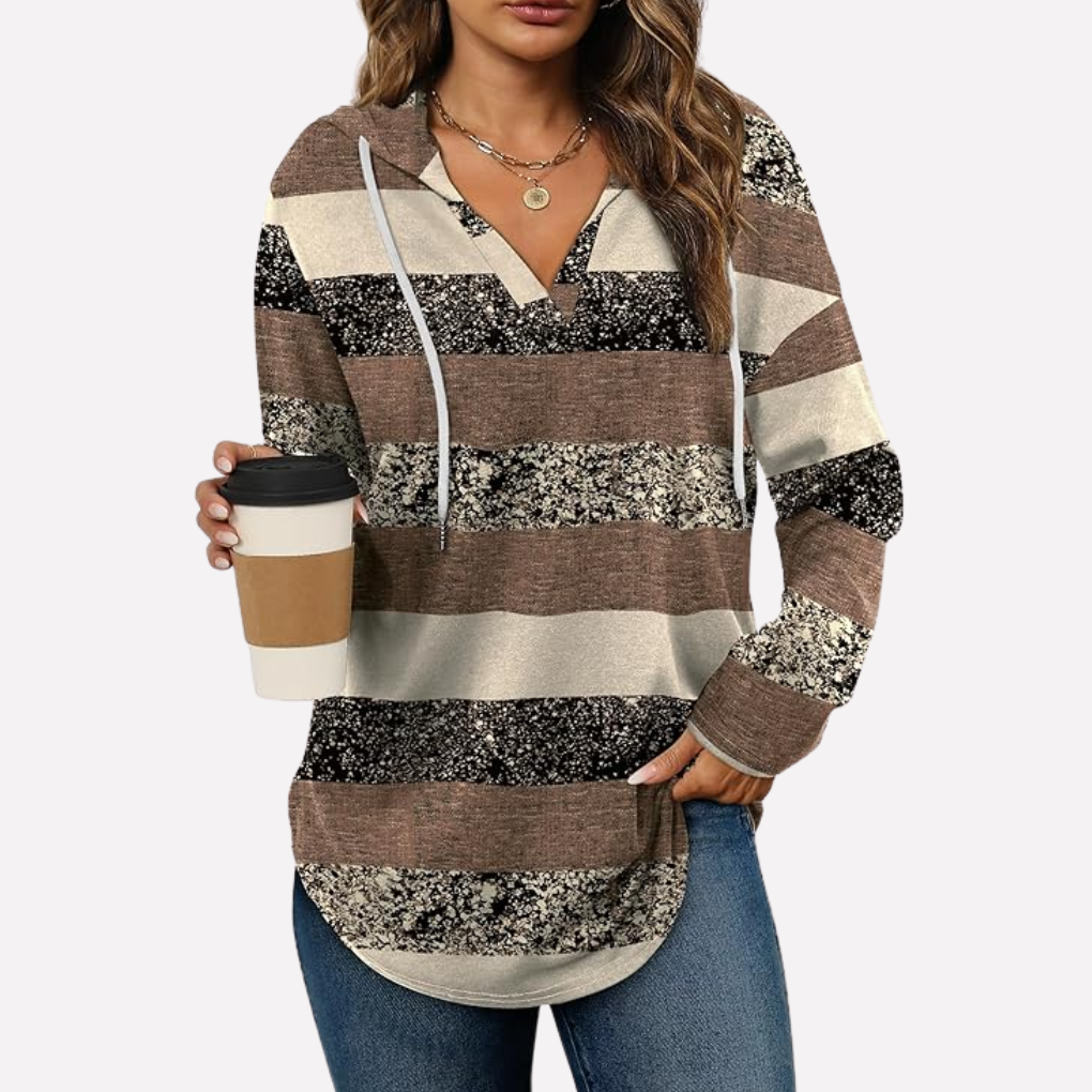 Warm women's oversized long sleeve pullover, ideal for winter style, fall fashion and comfort.