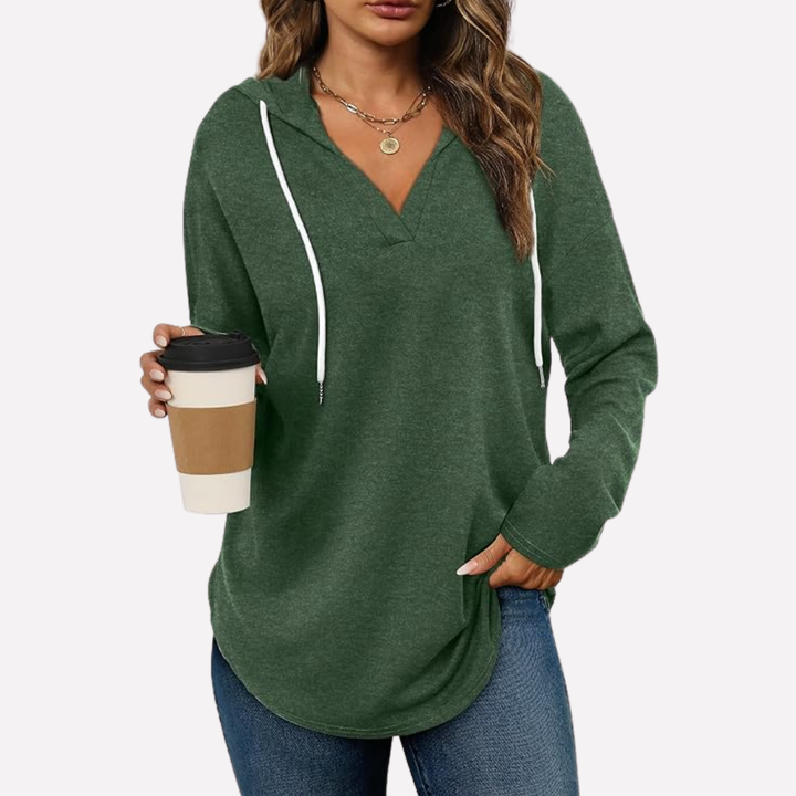 Stylish women's long sleeve crewneck pullover, a comfortable choice for casual winter days.