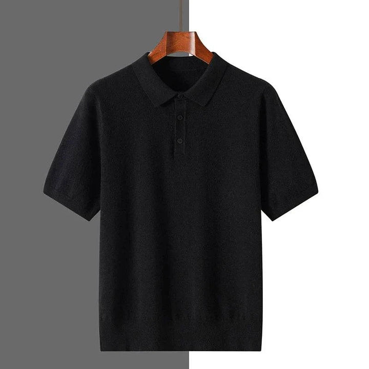 Refined men's classic polo shirt for effortless style. A versatile, short-sleeve top suitable for smart casual occasions.