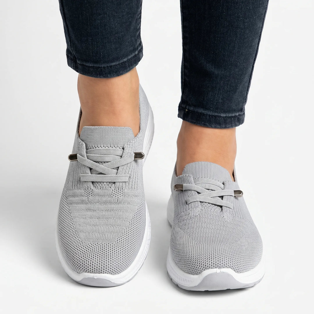 Casual women's slip-on trainers with arch support & cushioning, perfect for comfortable everyday walking. Orthopedic.