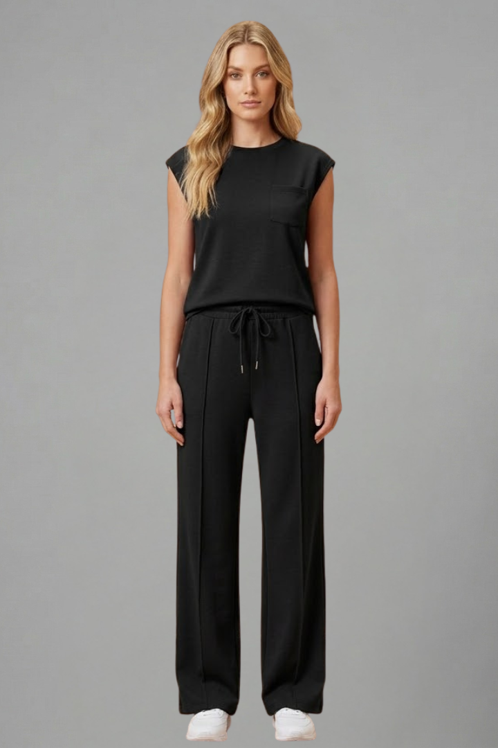 Ultra-soft women's loungewear set: short sleeve top & comfy elastic waist shorts for ultimate relaxation.