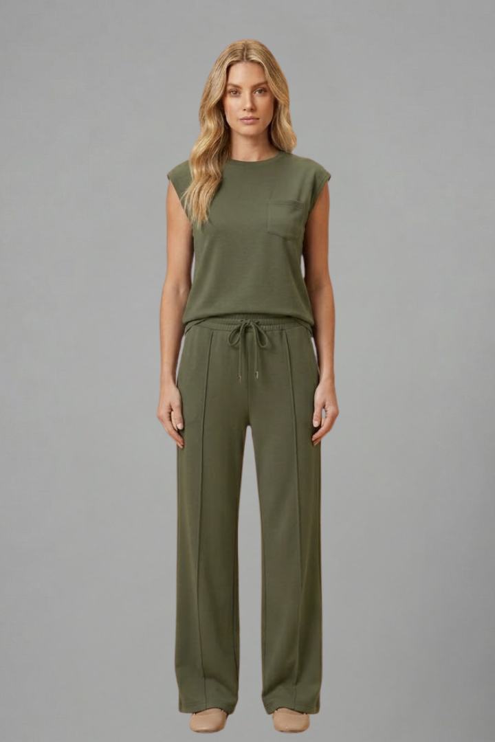 Comfortable women's shorts set: a soft short sleeve top and elastic waist bottom, great for sleep or lounge.