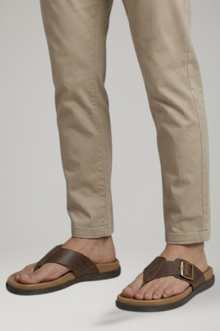 Versatile women's everyday sandals with a comfortable, cushioned design and lightweight feel. Great for casual outfits.