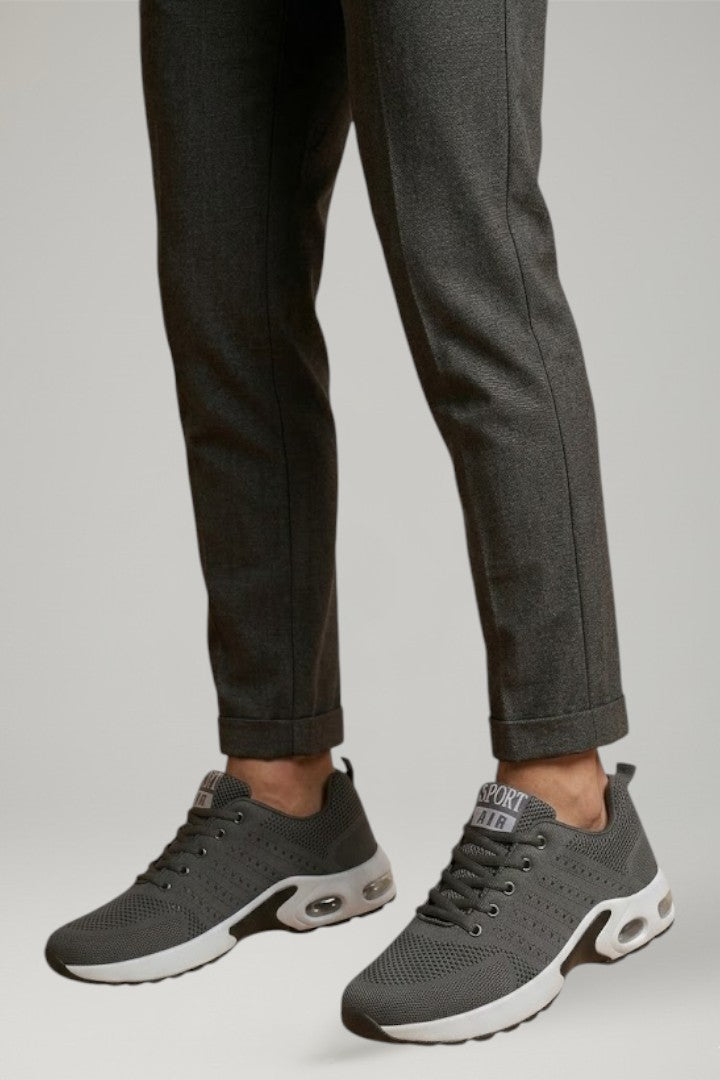 Comfortable women's sneakers with cushioned soles, perfect for everyday wear, walking, or light running activities.