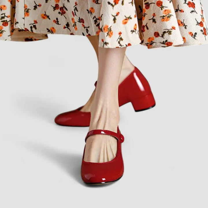 Classic Black Noémie Mary Jane shoes for women, combining elegant design with orthopedic comfort.