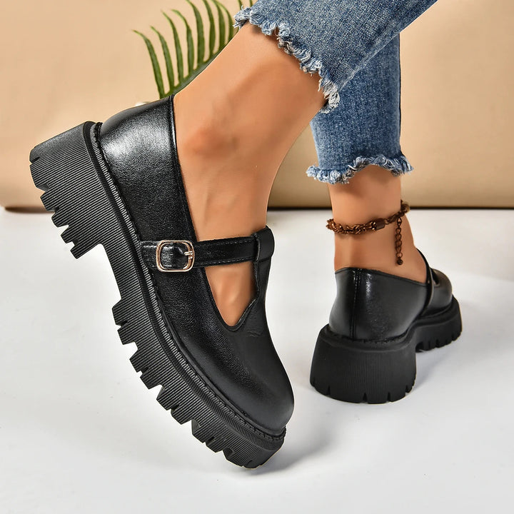 Retro black T-strap platform Mary Jane shoes for women, classic style with orthopedic comfort.