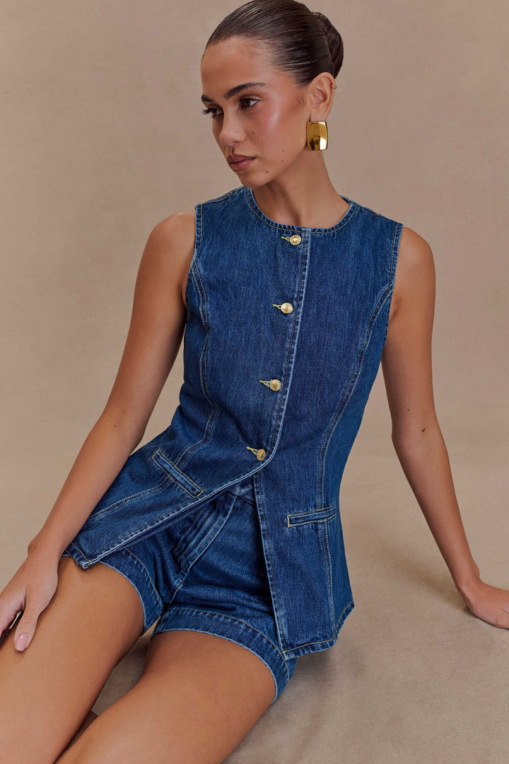 Fashionable women's denim two-piece set. Versatile and comfortable blue denim casual wear outfit for women.