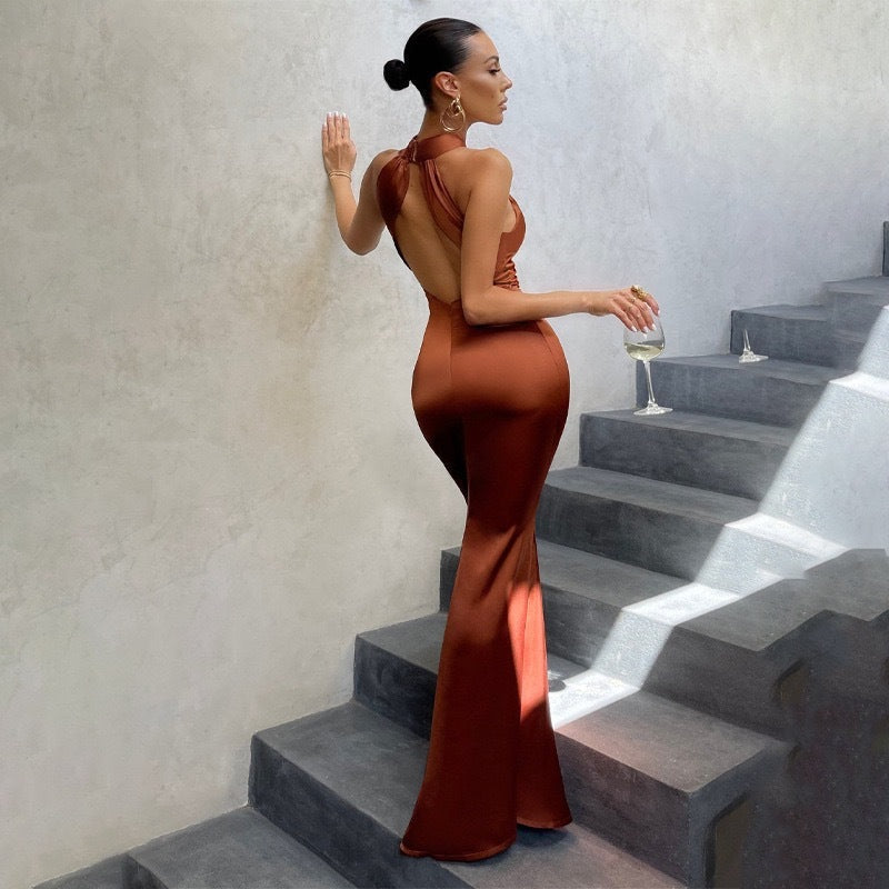 Bodycon halter mermaid maxi evening gown for women. A stylish & chic wedding guest dress, perfect formal wear.