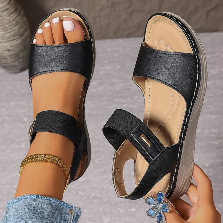Chic women's open-toe sandals for ultimate comfort, perfect for summer casual daily wear. Lightweight design.