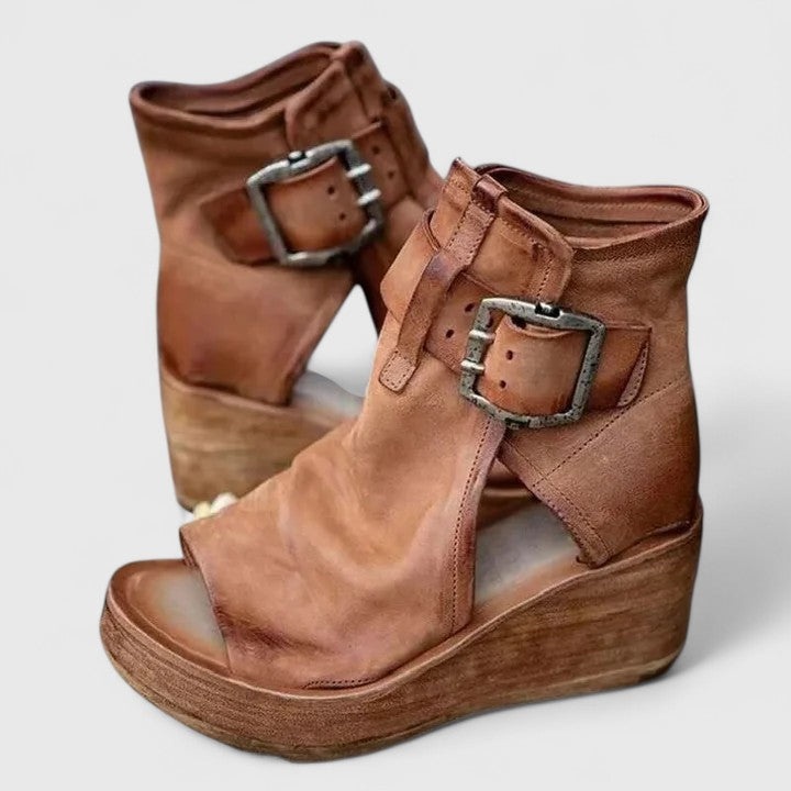 Chic women's orthopedic boots for all-day comfort. Features arch support, perfect for versatile fall & winter style.