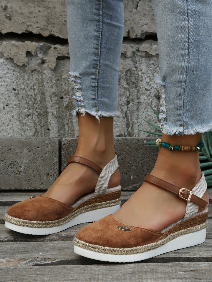 Comfortable women's chic platform espadrilles. Ideal elegant summer sandals for fashion, vacation & casual style.