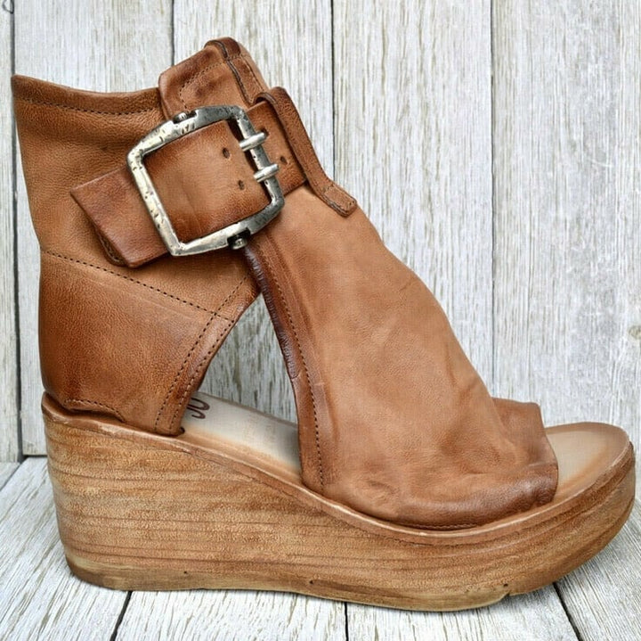 Casual women's boho wedge sandals, comfortable and fashionable everyday summer footwear for good support.