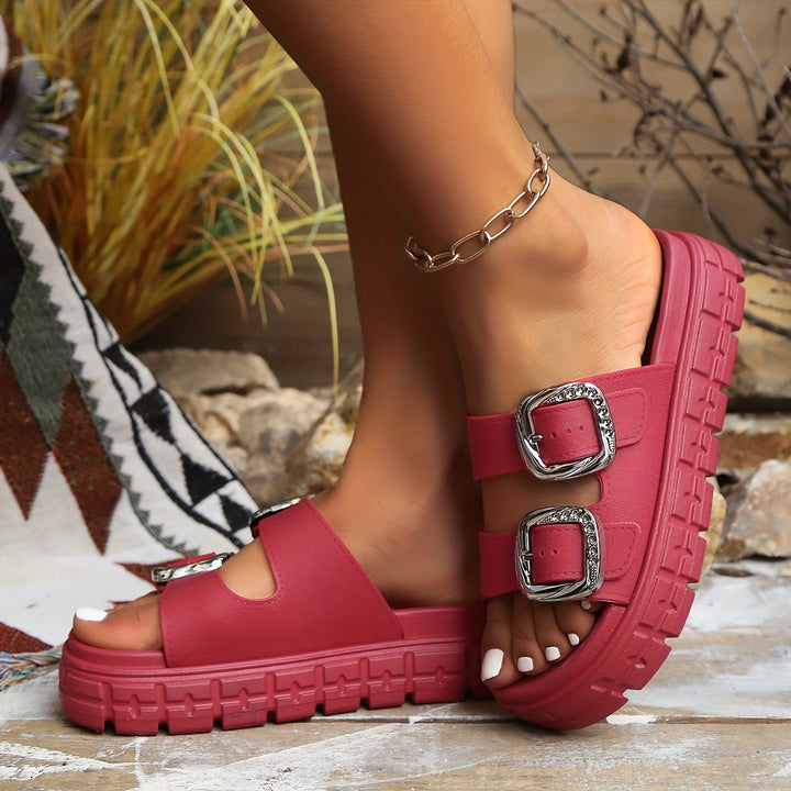 Easy slip-on women's casual sandals, comfortable & chic for everyday summer fashion. Open-toe design.