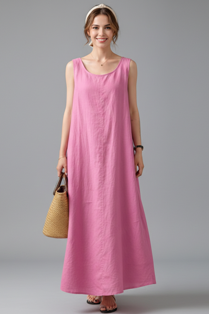 Women's knee-length dress with a classic round neck, short sleeves, and pockets for casual chic style.