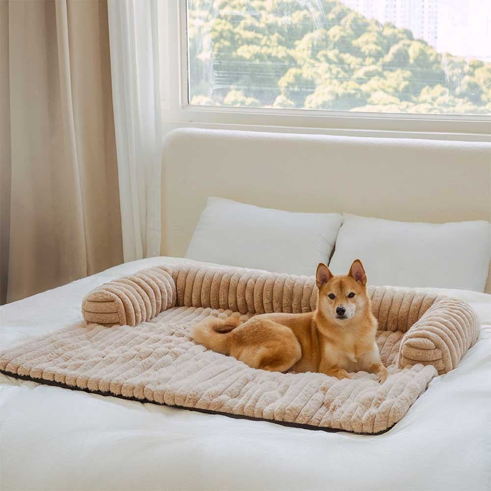 Fluffy pet sofa cover & dog mat: washable, non-slip furniture protector for ultimate pet comfort on couches & beds.