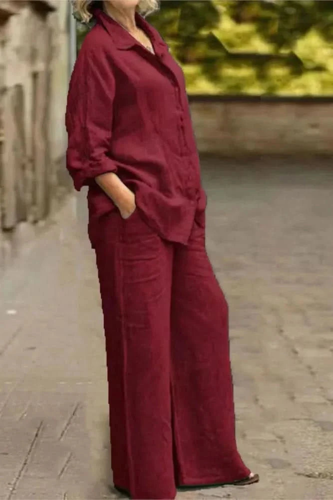 Chic women's effortless wide-leg matching outfit set. Versatile two-piece co-ord for casual wear or comfortable loungewear.