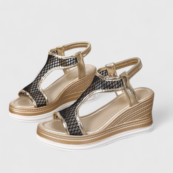 Beige women's walking sandals, orthopedic, with arch support for superior comfort.