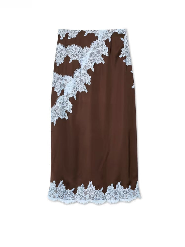 Flowing women's tie-dye maxi dress. Halter neck, brown pattern, and a chic side slit. Great for summer vacation.