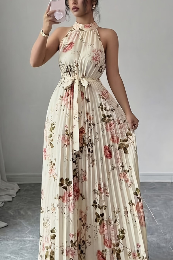 Sleeveless elegant women's halter maxi dress featuring a sophisticated keyhole design. Perfect evening outfit.
