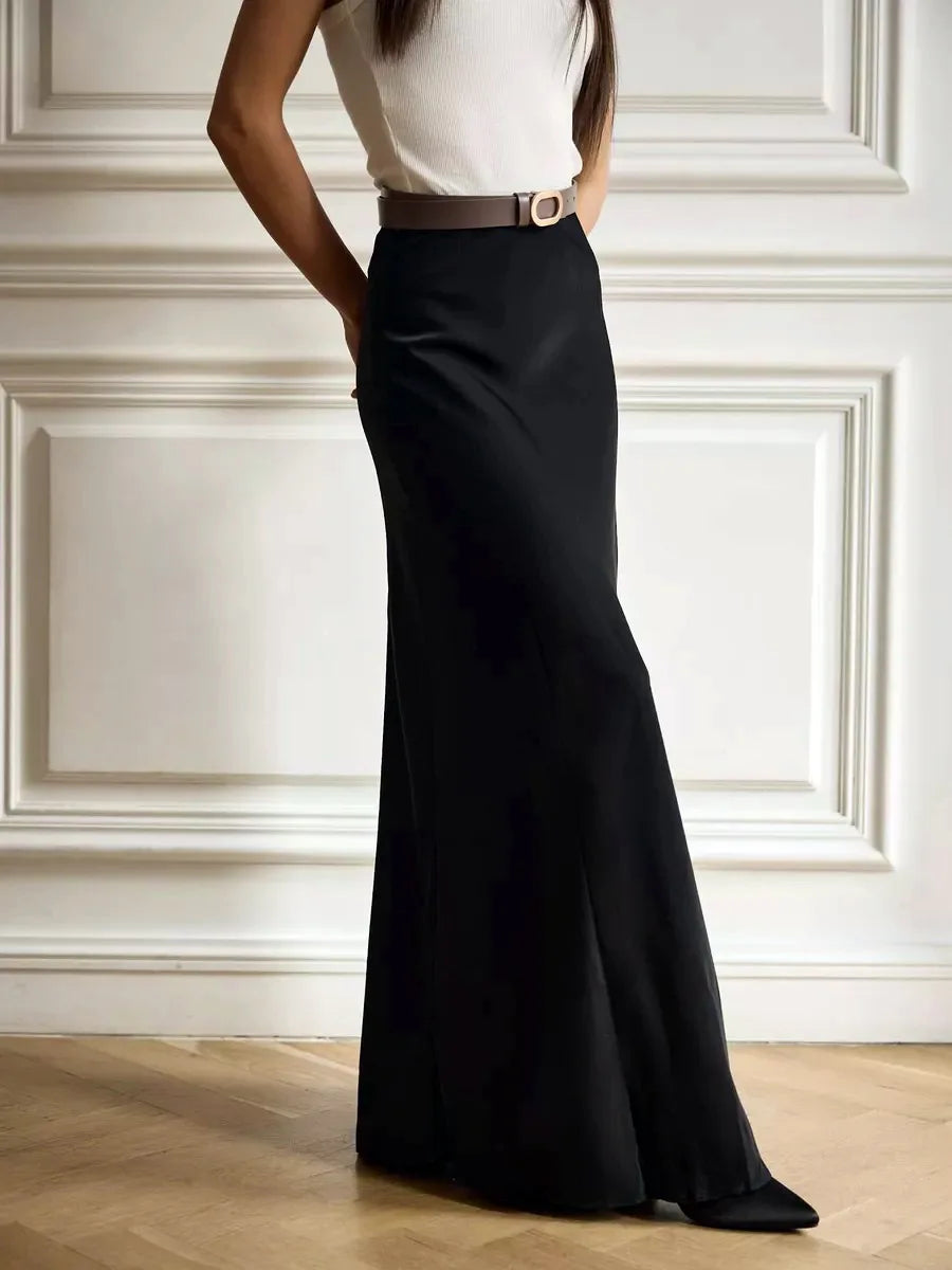 Chic women's high-waisted maxi fishtail skirt, ideal for evening formal events.