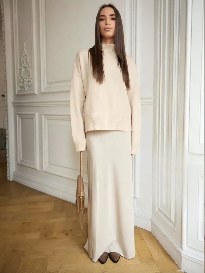 Glamorous women's long fishtail skirt, elegant high-waisted for a special gala.