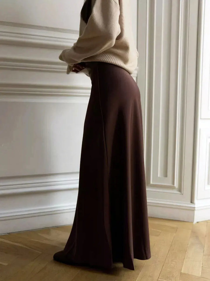Fashionable women's high-waisted fishtail long skirt, elegant for parties.
