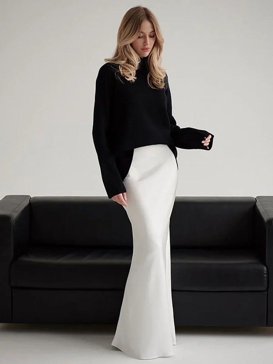 Stylish women's high-waisted long fishtail skirt, perfect for formal parties.