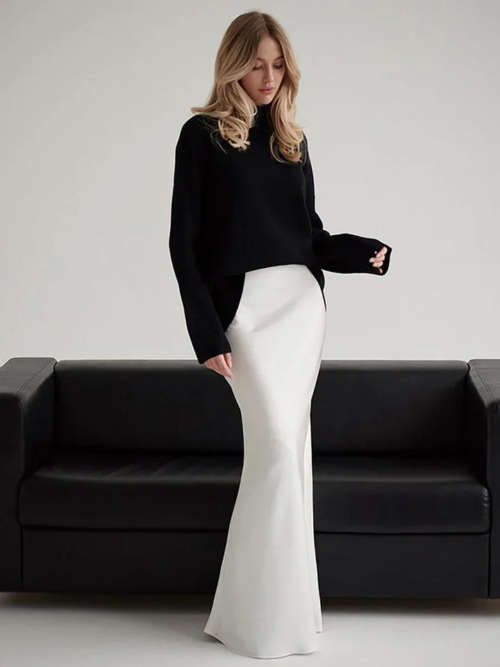 Stylish women's high-waisted long fishtail skirt, perfect for formal parties.
