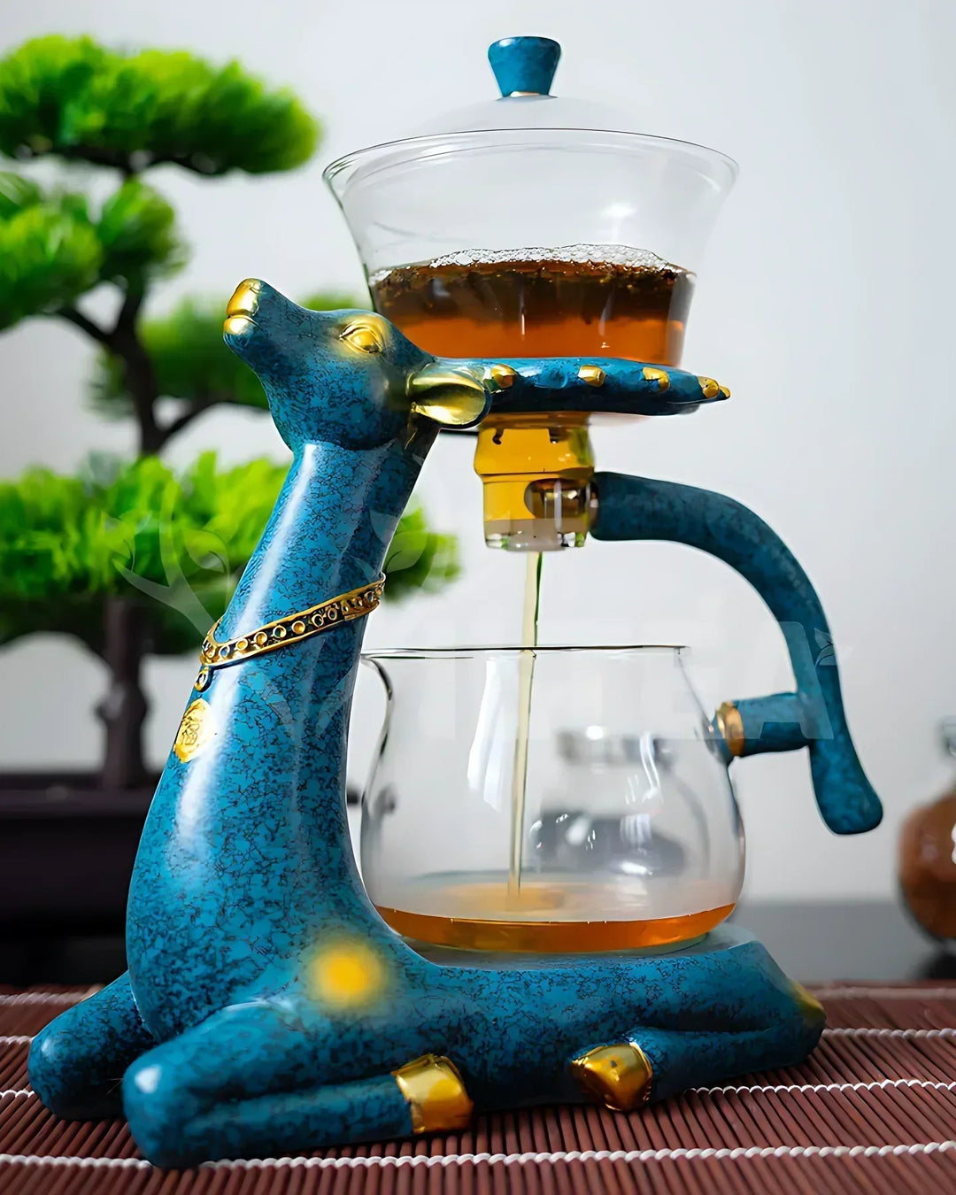 Sophisticated magnetic tea set, automatic brewing for delicious tea. A unique kitchen decor piece.