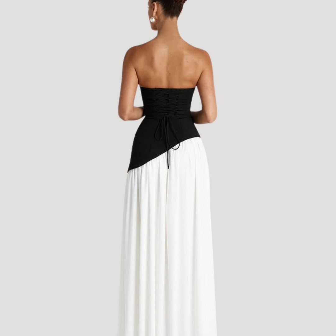 Formal evening gown: women's elegant strapless pleated maxi dress for special events.