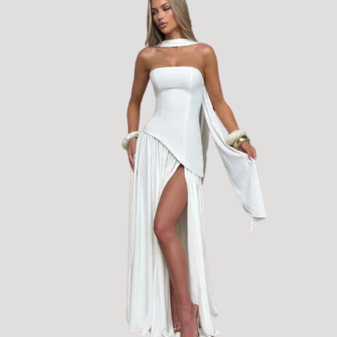 Strapless maxi dress for women, elegantly pleated, perfect as a formal evening gown.