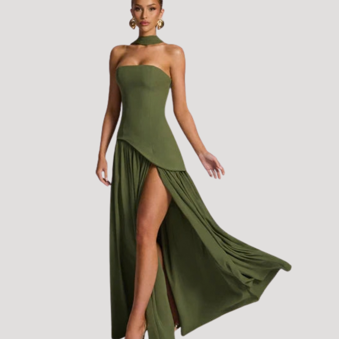 Pleated maxi dress, strapless and elegant, a formal gown for evening events.