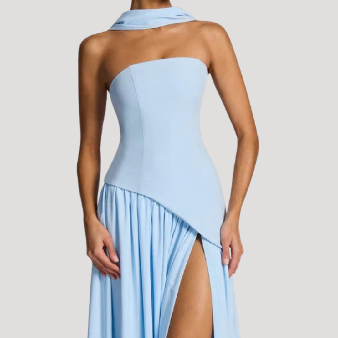 Prom dress: women's sophisticated strapless pleated maxi gown for formal evenings.