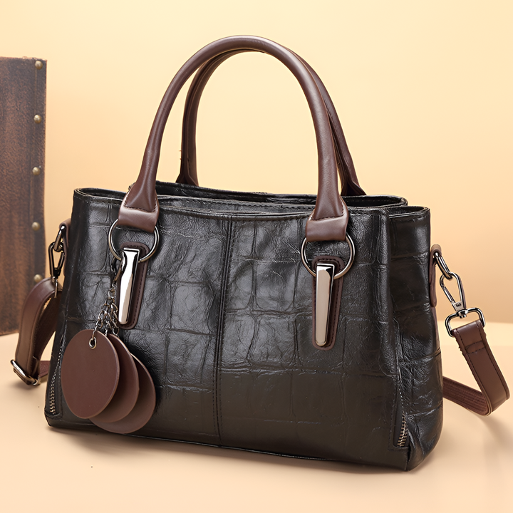 Chic women's shoulder bag: a versatile Boston handbag with stylish croc embossing, ideal for any elegant outfit.