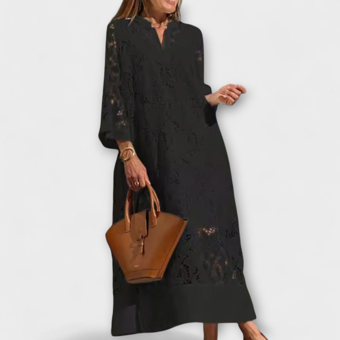 Comfortable yet elegant women's short-sleeve floral embroidered dress with a straight fit, ideal for occasions.