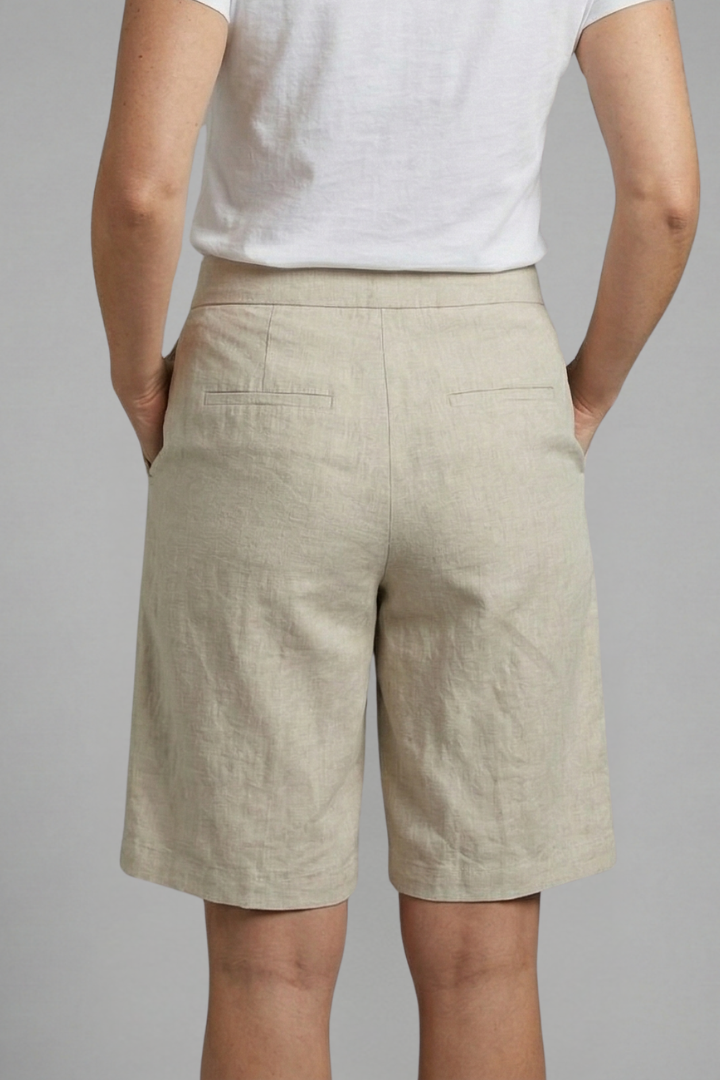Comfortable wide-leg women's tailored shorts, knee-length, perfect for smart casual and warm weather.