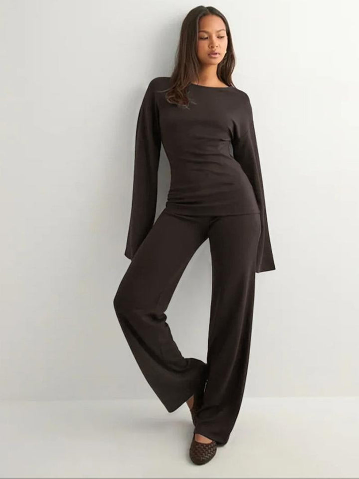 Cozy women's knit set: fashionable flared top paired with comfortable wide-leg pants