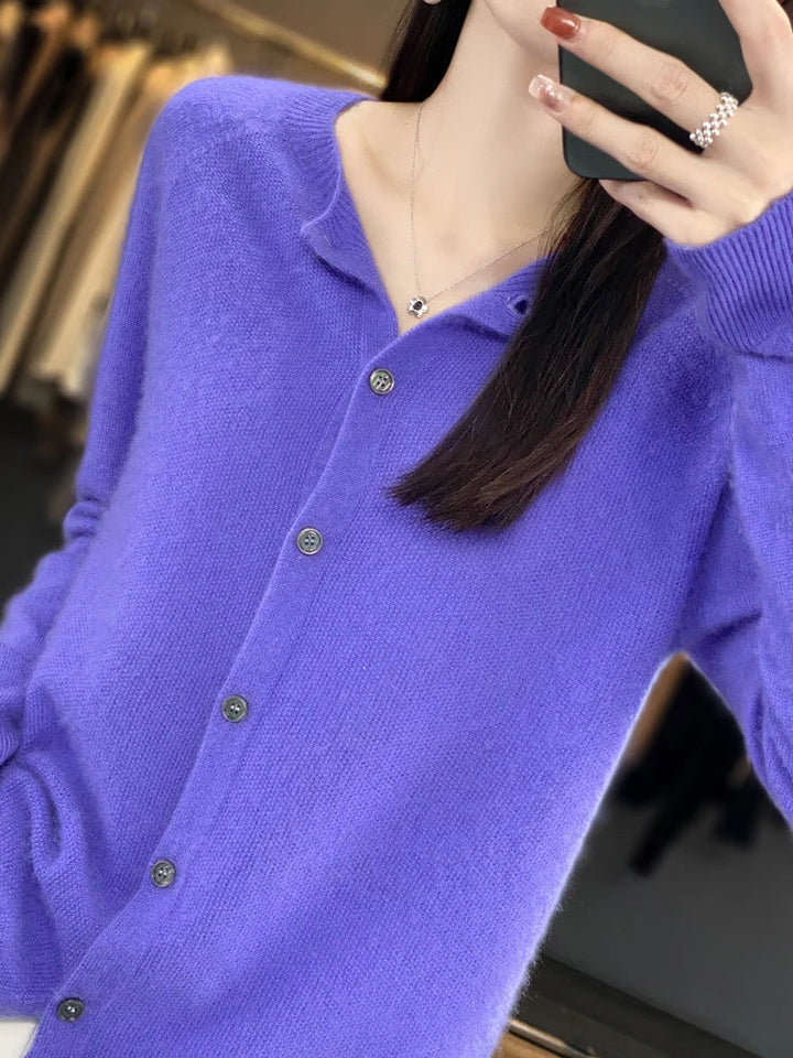 Stylish women's knit pullover, a warm merino wool O-neck sweater ideal for everyday wear