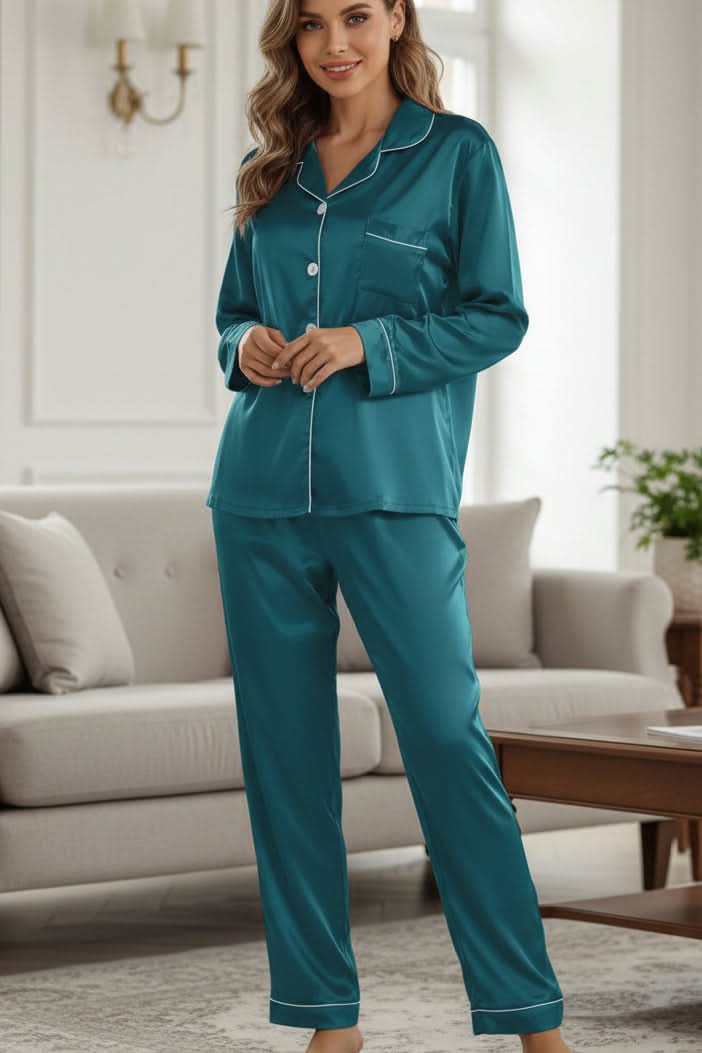 Comfortable women's pajama set, perfect for chic home wear and relaxed lounging. Stylish nightwear.