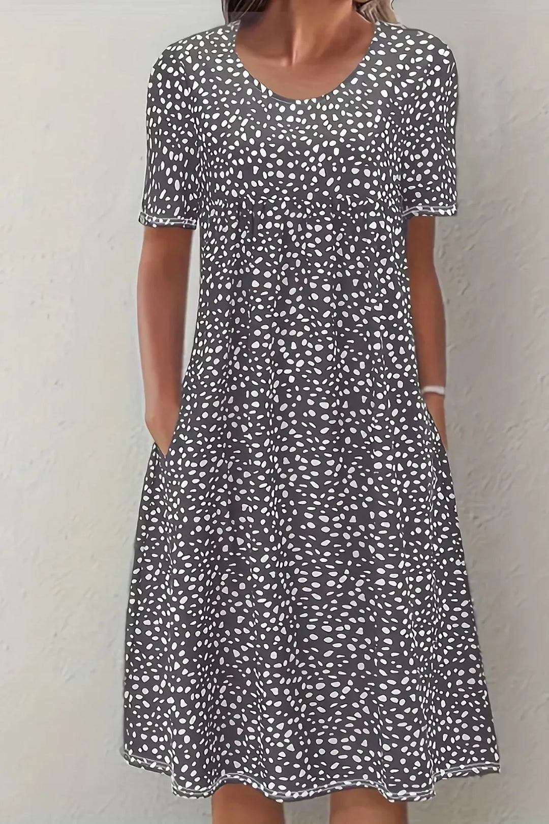 Elegant Women's pleated waist midi dress, perfect for formal & semi-formal occasions.