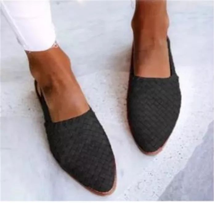 Comfortable women's pointed toe flat mules, easy slip-on style, ideal for versatile elegant fashion.