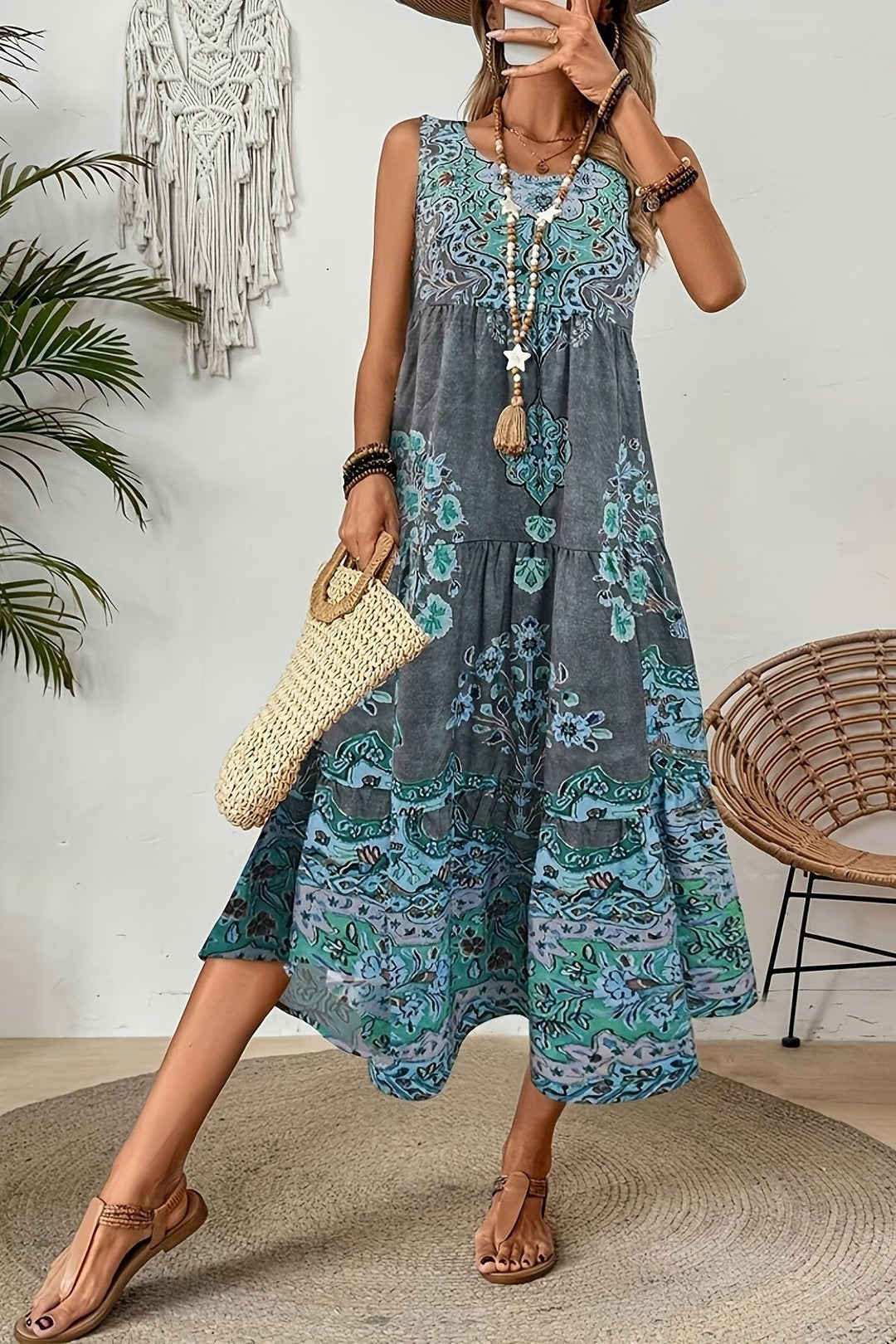 Chic women's printed maxi dress featuring a beautiful design, ideal for elegant parties & special occasions.