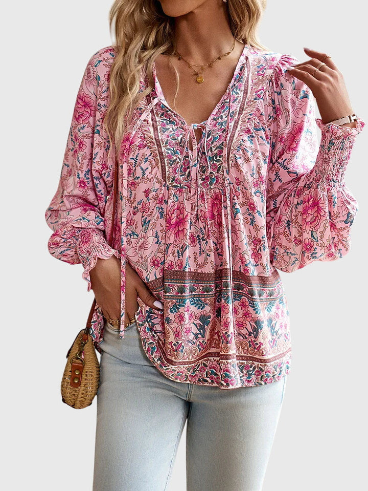Elegant women's pullover sweater, perfect for versatile style. Chic long sleeve comfort for fashion.
