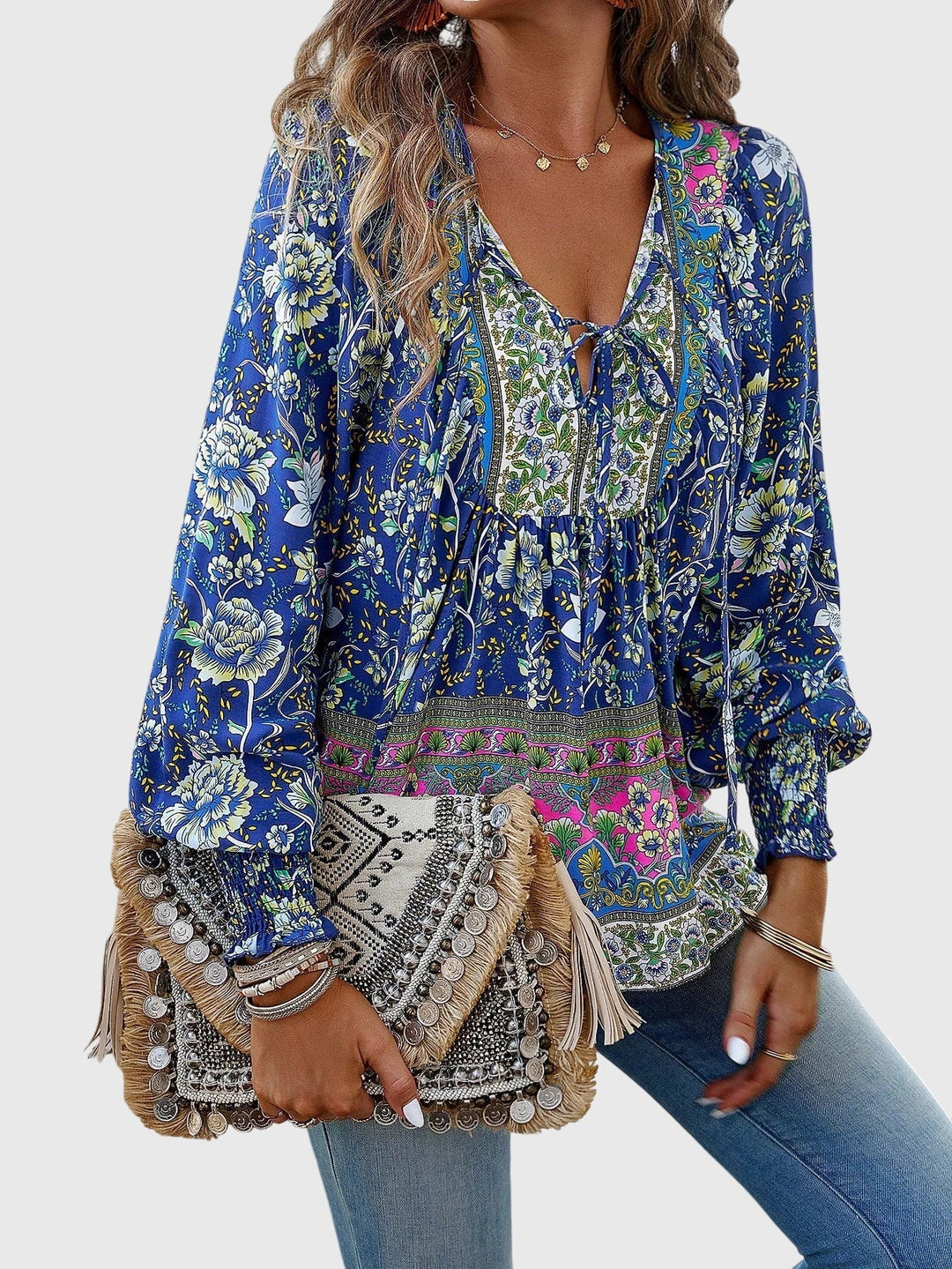 Chic women's pullover sweater, elegant for versatile styling. Comfortable classic long sleeve.
