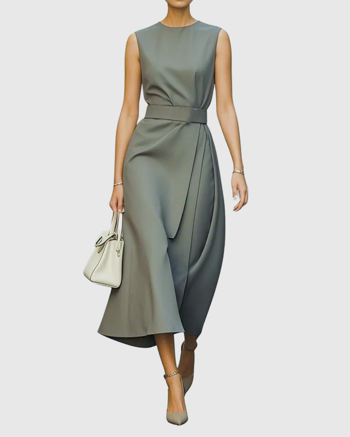 Stylish women's daywear midi dress. Round neck, sleeveless, offering elegant comfort for daily chic.