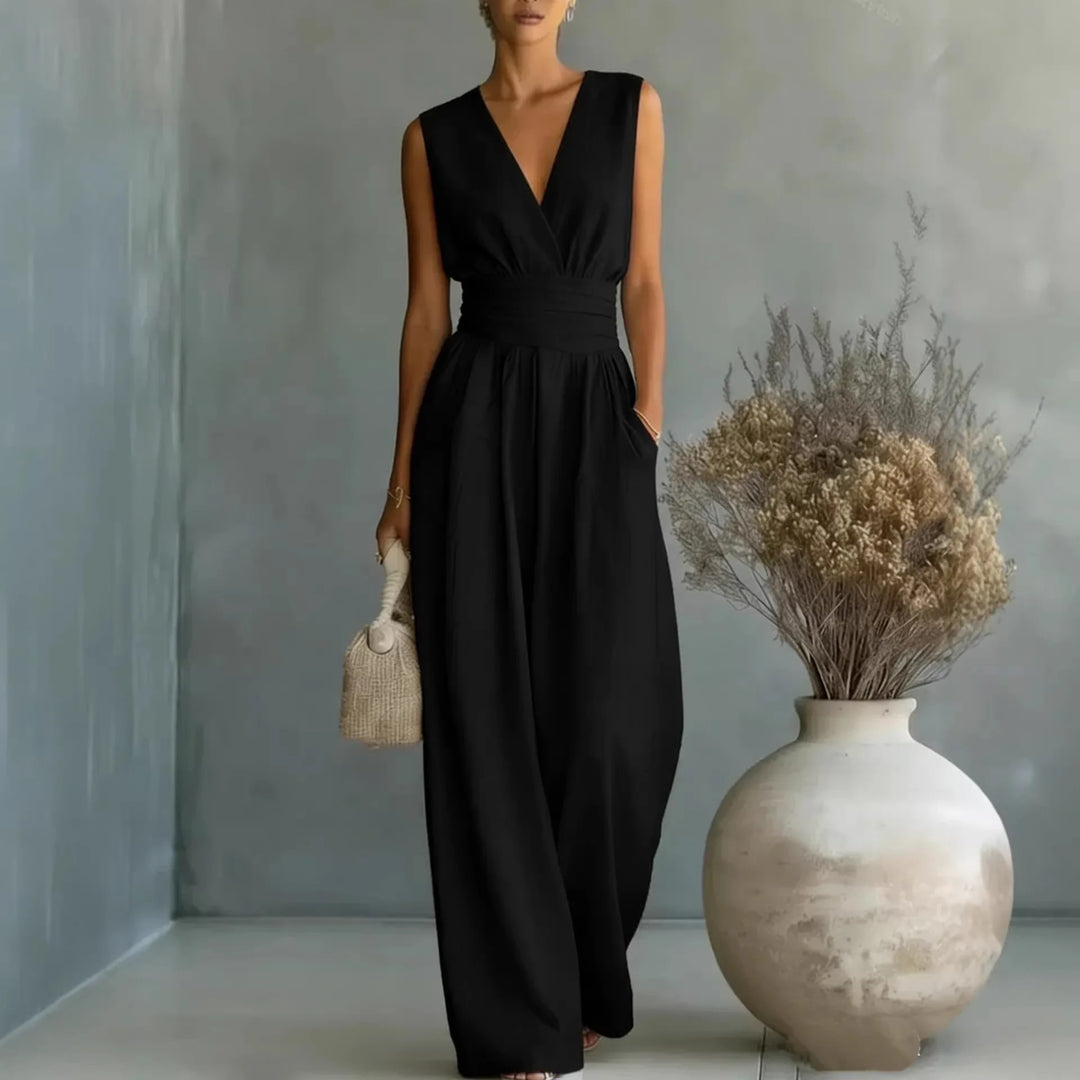 Chic women's wide-leg jumpsuit, featuring a sleeveless V-neck design, perfect for sophisticated summer fashion.