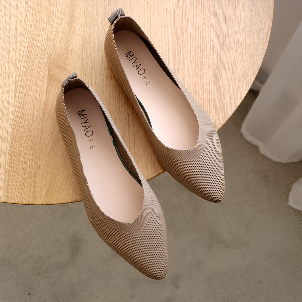 Elegant women's slip-on ballerina flats for everyday comfort.