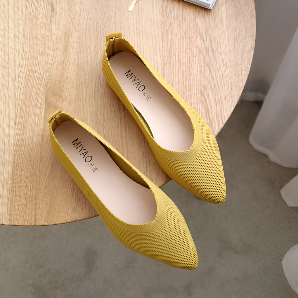Chic and comfortable women's ballerina flats, slip-on style for elegant everyday footwear.