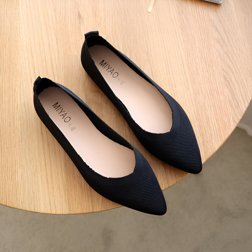 Easy slip-on women's flats, versatile and comfortable casual shoes for spring & summer.
